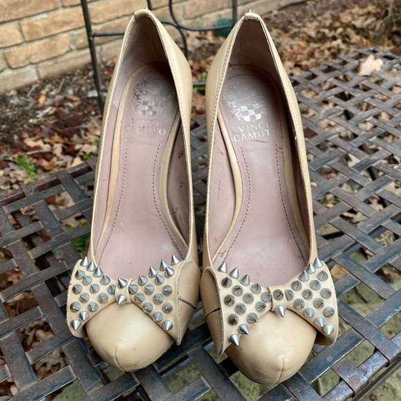 Vince Camuto Shoes - Vince Camuto Jamma Spiked Bow Studs Platform Nude